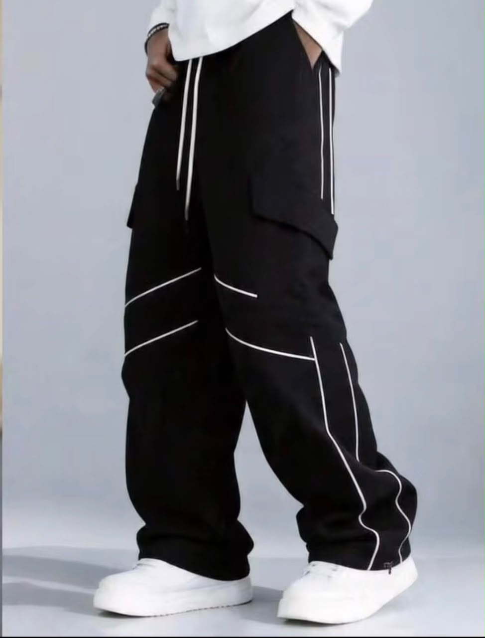 "Victor" Multipocket Black Cargo Pant