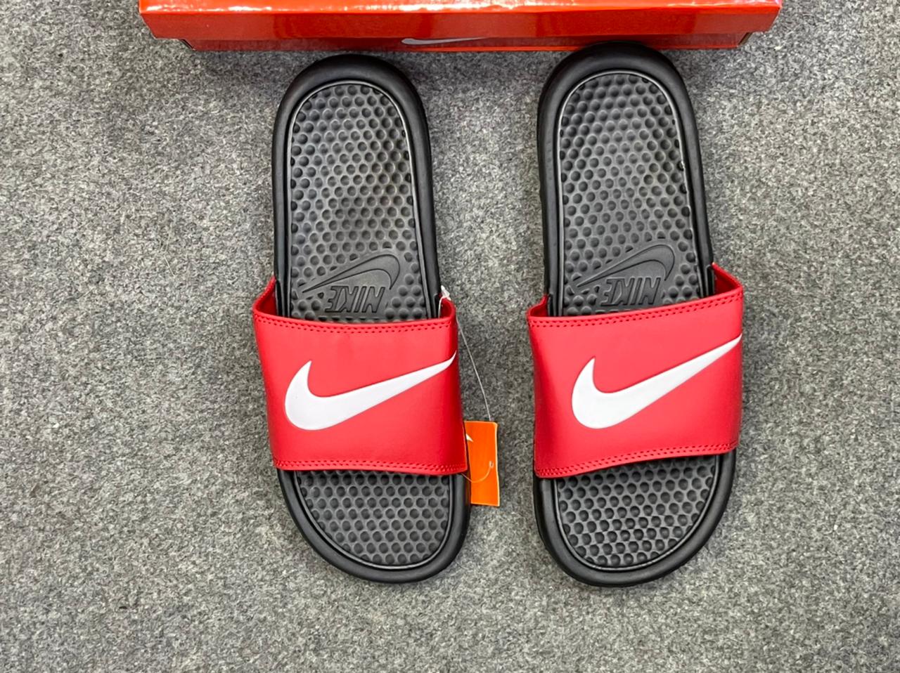 NIKE DOTED SIGN SLIPPERS RED – The Engineers of Clothes