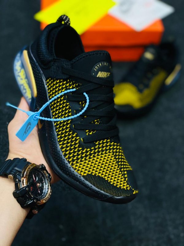 nike flyknit yellow and black