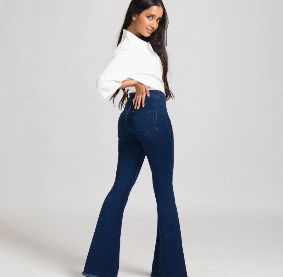 Dark blue bell hot sale bottom jeans